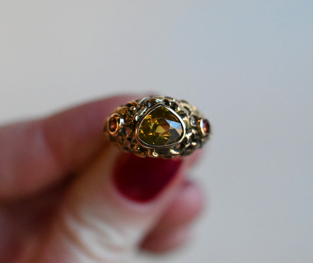 14k Gold Domed Floral Sapphire Ring - size 7