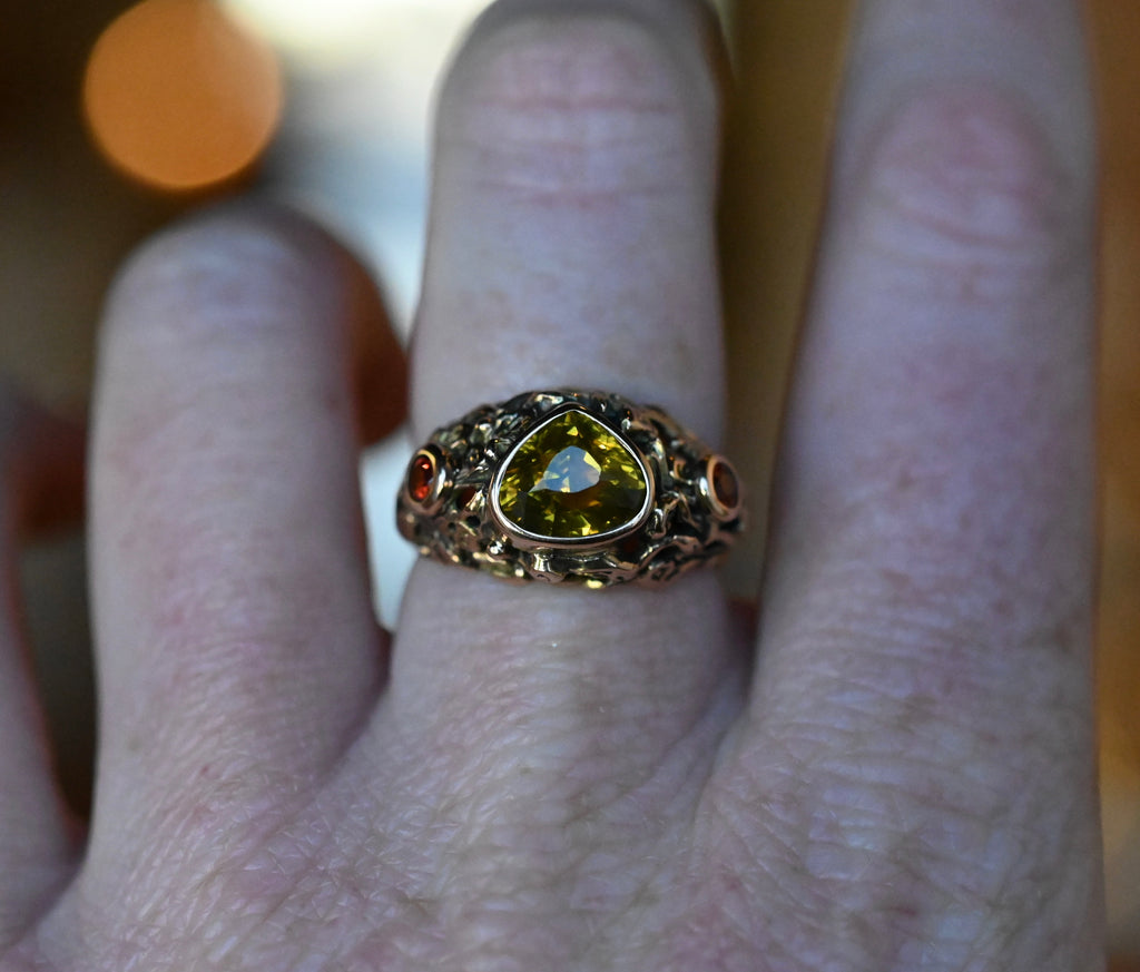 14k Gold Domed Floral Sapphire Ring - size 7