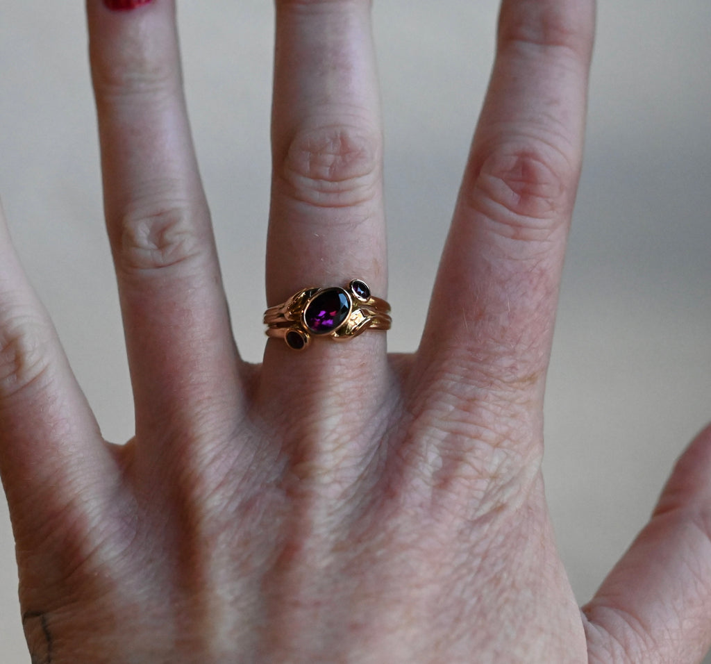 14k Gold Double Band Golden Leaves Purple Sapphire Ring - size 7.5