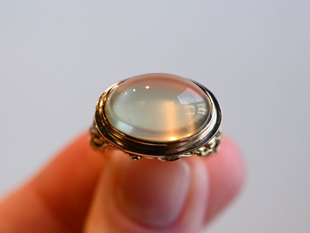 14k Gold Floral Dome Moonstone Ring - size 6.75