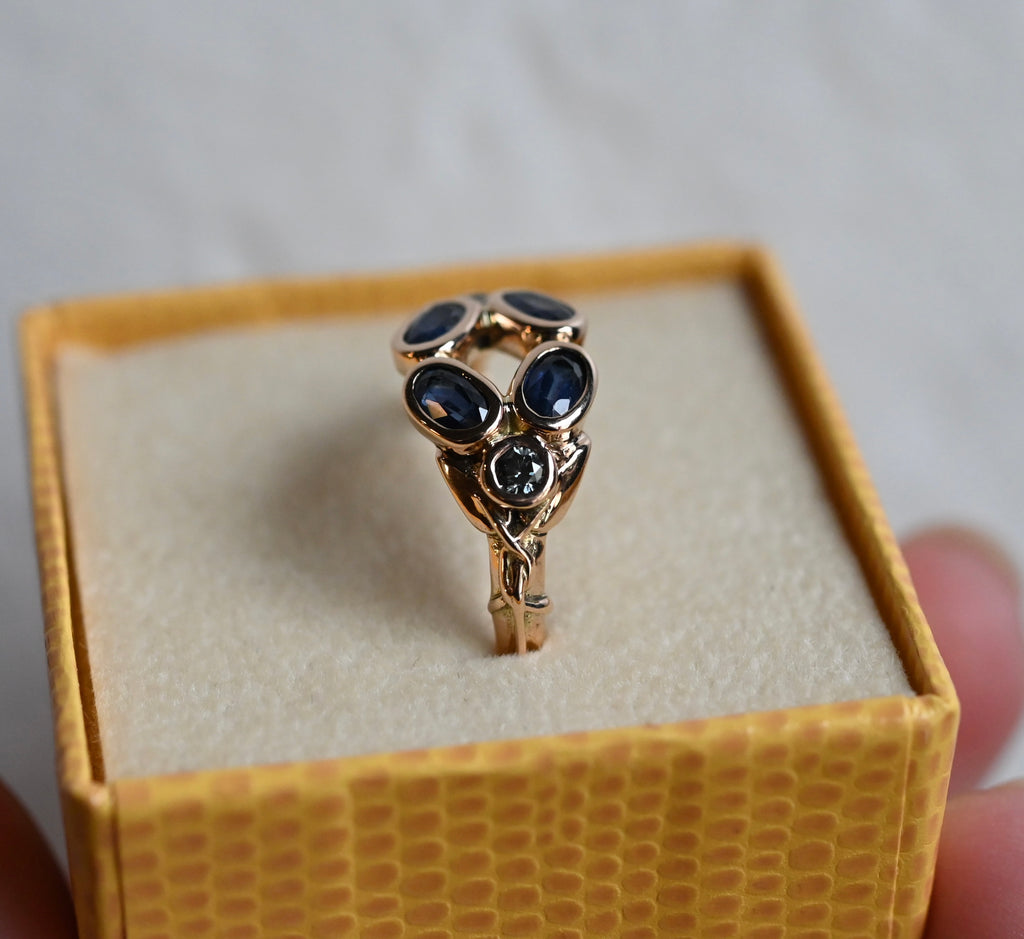 14k Yellow Gold Blue Sapphire & Diamond Ring - size 7.75