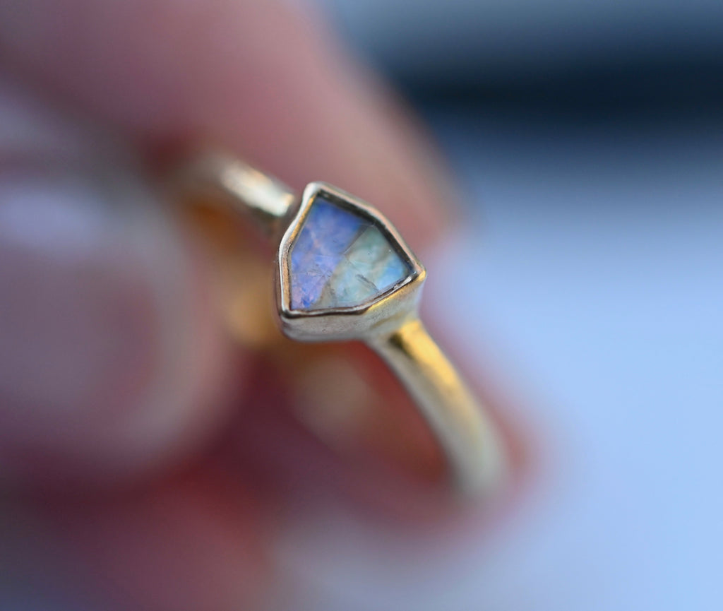  Shield Moonstone 18k Gold Ring - size 6.75