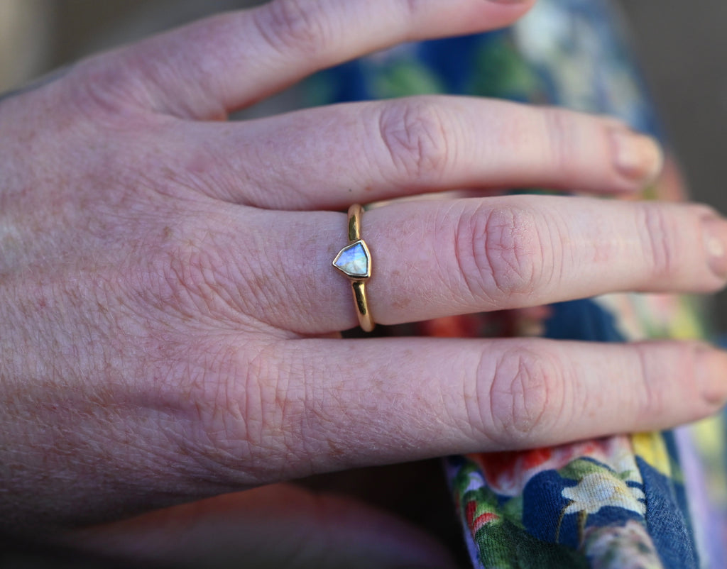  Shield Moonstone 18k Gold Ring - size 6.75