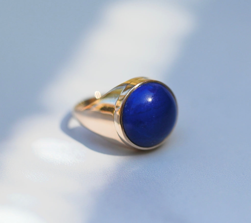  Round Lapis Lazuli 14k Gold Signet Ring - size 7.5